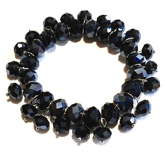 Jewelry - VINTAGE JET BLACK IRIDESCENT SHIMMERY CRYSTAL STRETCH BRACELET
